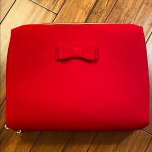 Estée Lauder makeup bag